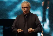 ¿El Espíritu Santo mora en el creyente pero no reposa en todos? La polémica afirmación de Bill Johnson entreCristianos El Espíritu Santo mora en el creyente pero no reposa en todos? La polémica afirmación de Bill Johnson