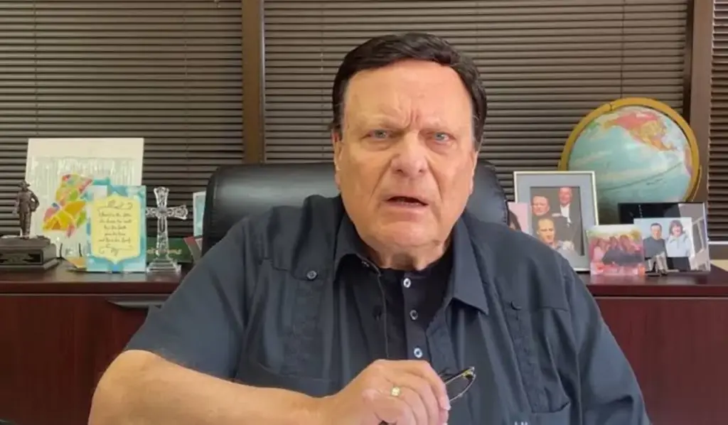 Alberto Mottesi celebrará en 2027 sus 65 años de ministerio y el 50.º aniversario su asociación evangelista