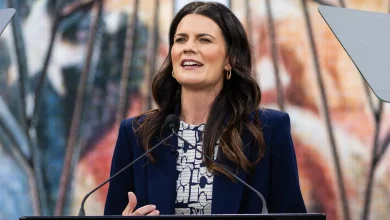 Trump nomina a Cissie Graham Lynch, nieta de Billy Graham, para un cargo diplomático clave entreCristianos Trump nomina a Cissie Graham Lynch, nieta de Billy Graham, para un cargo diplomático clave