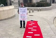 El pastor Patrick Mahoney arrestado por orar frente a la embajada china en Washington