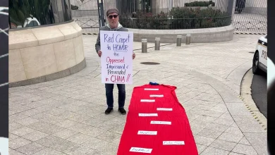 El pastor Patrick Mahoney arrestado por orar frente a la embajada china en Washington